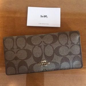 Coach wallet (New without tag)